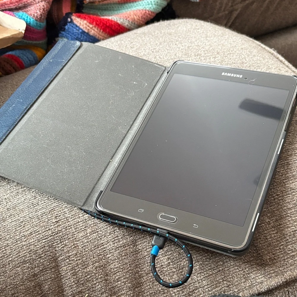 Samsung Galaxy Tablet Tab A8 / 8.0 16G Charger Blue FINTIE Case Working TESTED